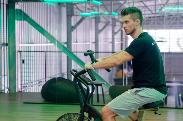 10 melhores bicicletas ergométricas para academia em 2025